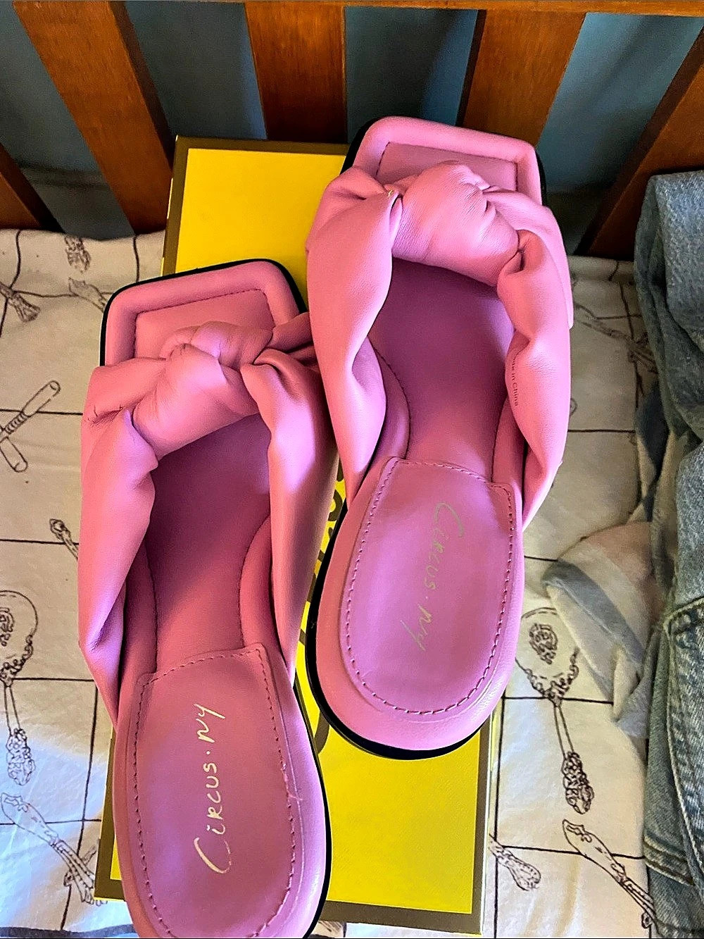 Circus by Sam Edelman Pink Bow Sandals Like New